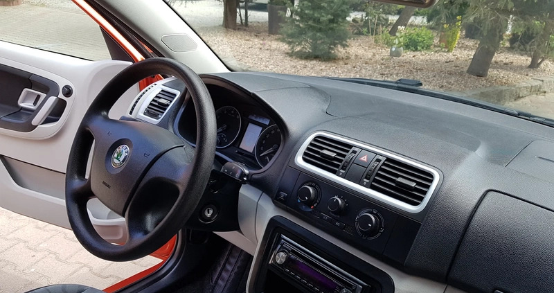 Skoda Fabia cena 15900 przebieg: 125000, rok produkcji 2007 z Strzegom małe 742